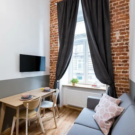 Momo Studio 25 *